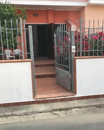 Il Roseto Bed & Breakfast Assemini Eksteriør bilde